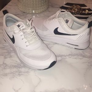 Nike Air Max Thea 5.5